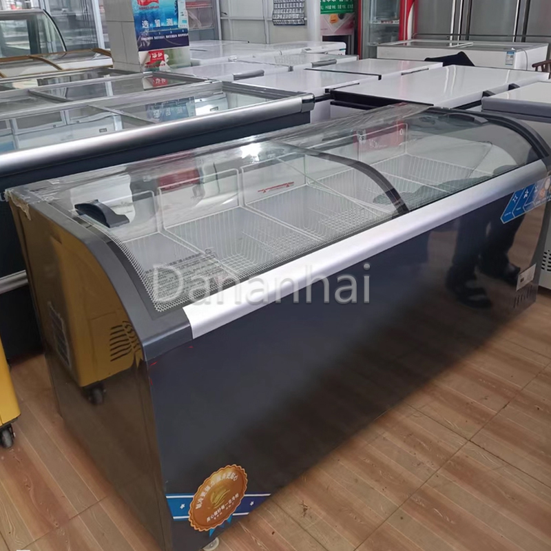 فريزر عرض تجاري بقاعدة متحركة  - مراجعة Commercial Chest Freezer وسعره